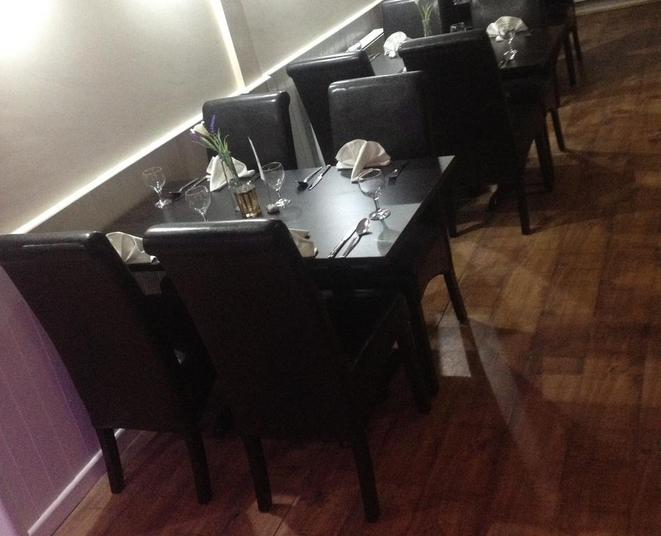 Zara Continental Hotel Langholm Екстериор снимка